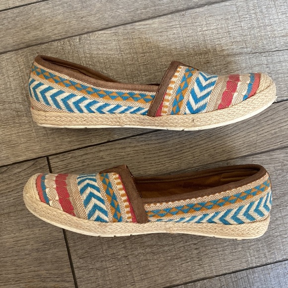 Montana Canvas Loafers 7.5 - Picture 2 of 8